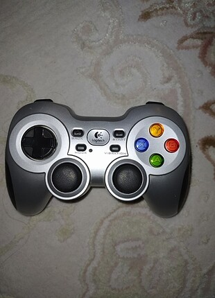 Logitech Wireless F710 gamepad
