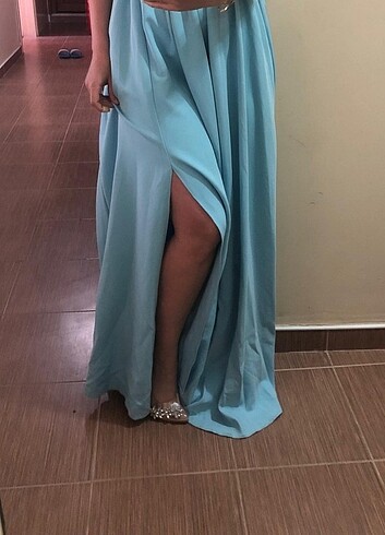 Zara Yırtmaç detaylı abiye elbise