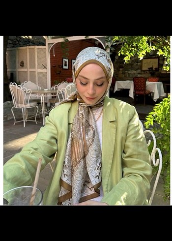 Hafif Haki Drapeli Kadın Saten Şal