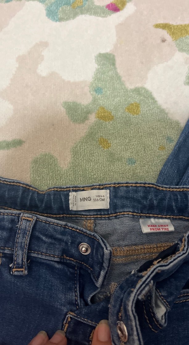 Kızlar için düğmeli koyu mavi denim tulum - Görsel 3