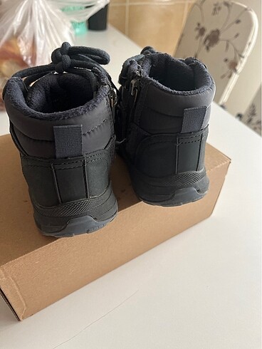 24 Beden Zara bot