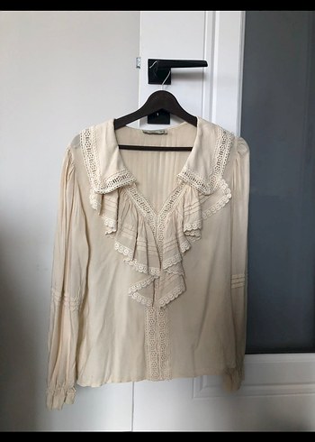 Bej V Yakalı Fırfırlı Kadın Gömlek - Görsel 2