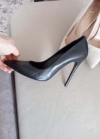 Üç çift topuklu ayakkabı  - Görsel 5