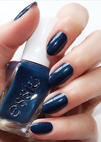 Essie Surrounded By Studs Oje