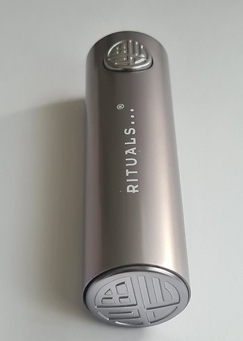 Diğer Rituals Nourishing Lip Balm