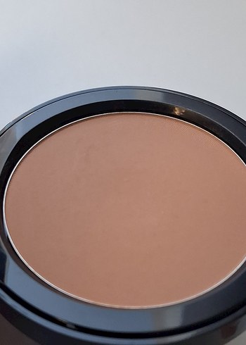 Bobbi Brown Bronzing Powder Golden Light - Görsel 6