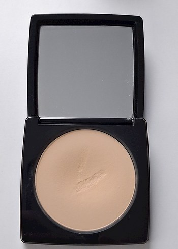 Bobbi Brown