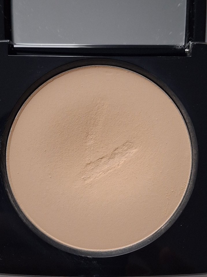 Bobbi Brown Sheer Finish Pressed Powder
Soft Sand - Görsel 3