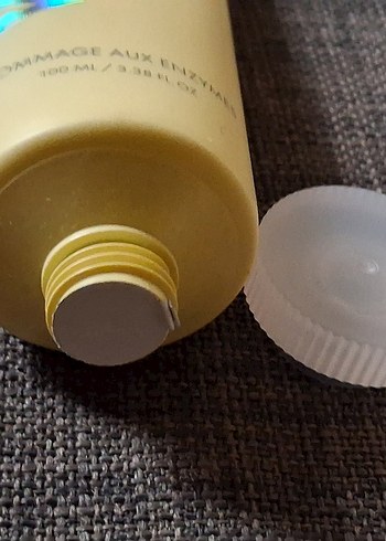 Wishful by Huda Beauty Yo Glow Enzyme Scrub 100 ml - Görsel 5