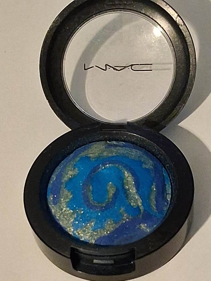 MAC Sky Mineralize Eyeshadow Far - Görsel 3