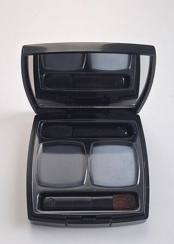 Chanel Ombres Contraste Duo 30 Bleu
Far paleti - Görsel 2