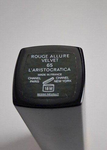 Chanel Rouge Allure Velvet 65 L'Aristrocatica Ruj - Görsel 3