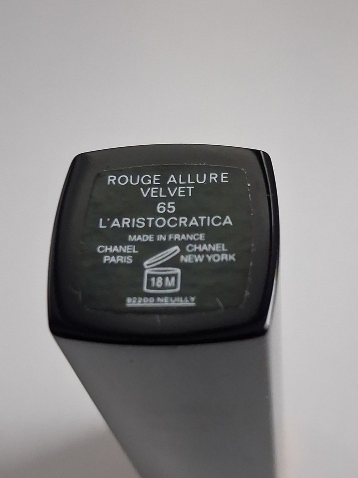 Chanel Rouge Allure Velvet 65 L'Aristrocatica Ruj - Görsel 3