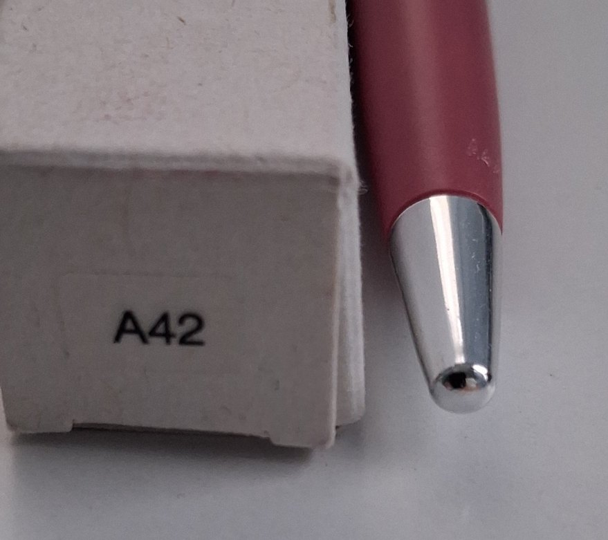 HAUS LABS BY LADY GAGA 
Le Monster Lip Crayon Vegan Lipstick - Görsel 3