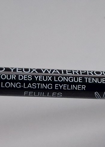 Chanel Stylo Yeux Waterproof Eyeliner 914 Feuilles
Göz kalemi - Görsel 9