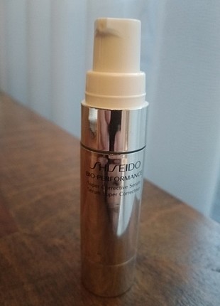 Shiseido Bio Performance Super Corrective Serum 9 ML & Be Berry 