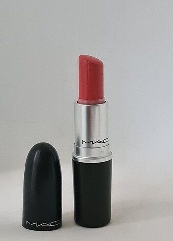 Mac Kremsi Ruj - Amplified Lipstick Vegas Volt