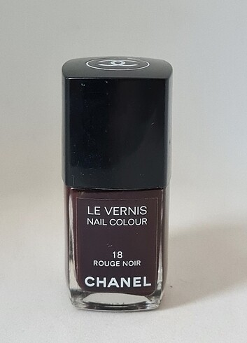 Chanel Le Vernis Nail Colour Rouge Noir
