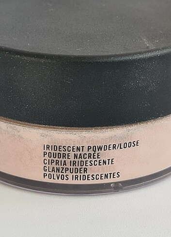 Beden MAC Iridescent Loose Powder Highlight