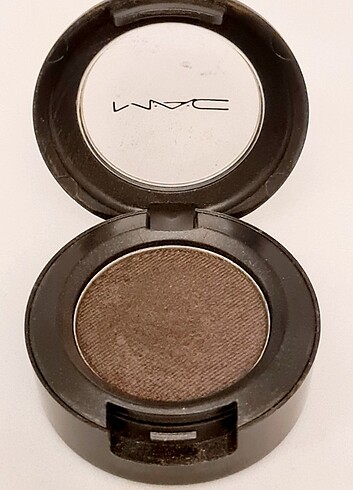 MAC Eyeshadow Smut Velvet Brown Plum Far