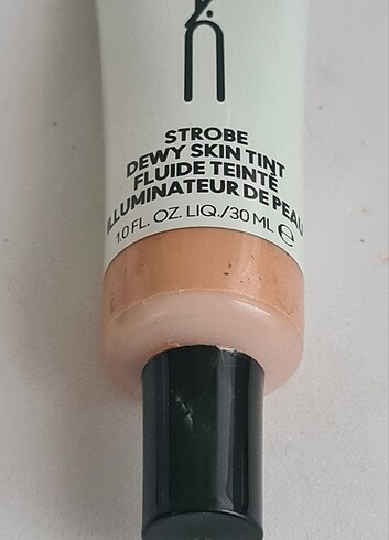 MAC Mac Strobe Dewy Skin Tint - Hyalüronik Asitli Işığı Dağıtan ve N