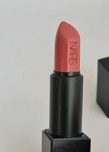 Beden pembe Renk NARS Audacious Ruj - Apoline