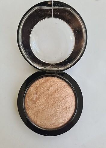 Beden Renk Mac Mineralize Skinfinish Aydınlatıcı Pudra Soft & Gentle Şeftal