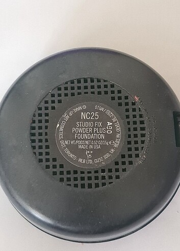 Beden Mac Studio Fix Powder Plus Fondöten Pudra NC25