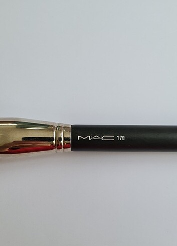 MAC Mac 170 Synthetic Rounded Slant Brush Yüz Fırçası