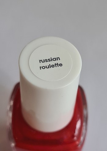 Beden Essie Russian Roulette Oje
