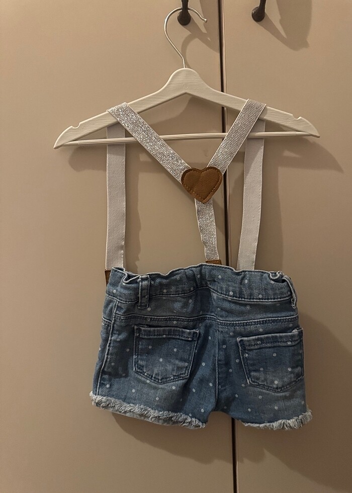 Kız bebek askılı kot şort - Görsel 2