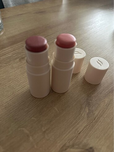 Farmasi stick allık