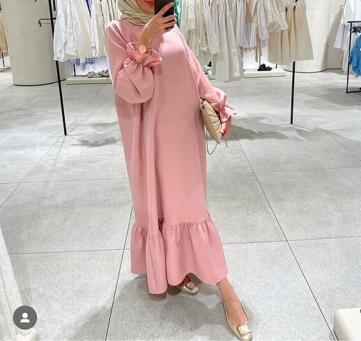 Pembe elbise