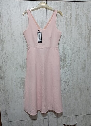 Pudra pembe elbise