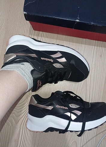 37.5 Beden Reebok 