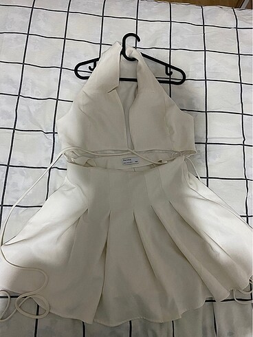 Xl bershka beyaz elbise