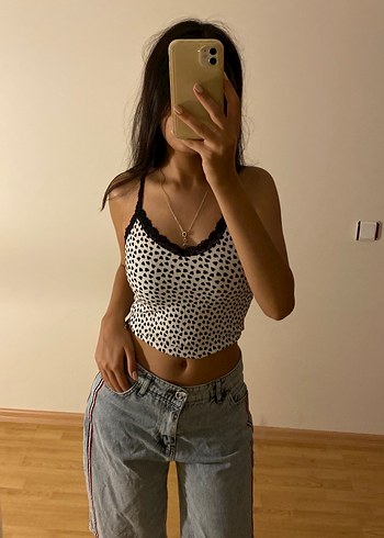 Dantel Detaylı Beyaz Halter Yaka Crop Top