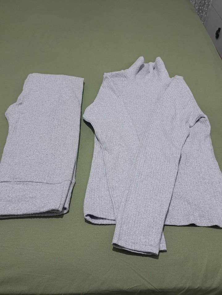 Gri Boğazlı kadın Polar Takım - Görsel 3