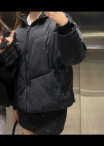 Stradivarius Siyah Şişme Mont