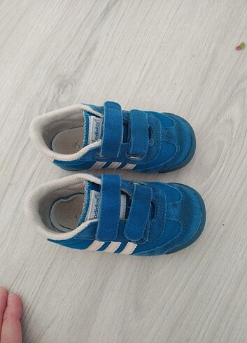 23 Beden Adidas Spor ayakkabı 
