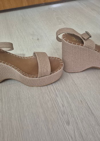 40 Beden camel Renk Dolgu Topuklu Kadın Sandalet