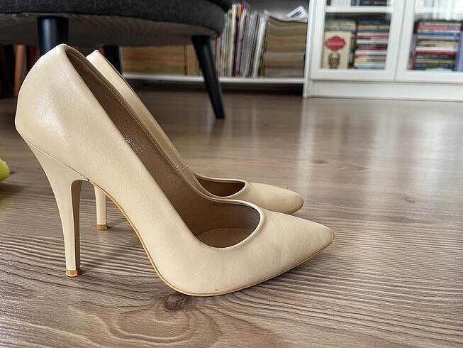 Sibel Agakay özel tasarım krem stiletto