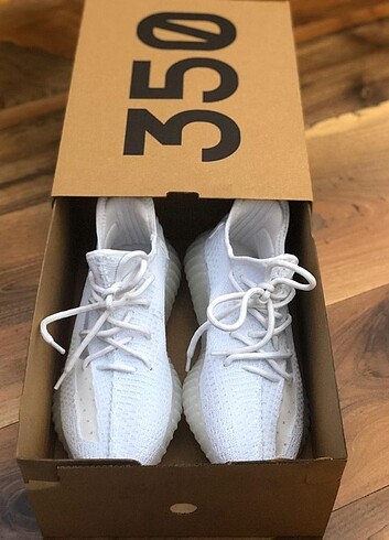 YEEZY 350 BOOST V2 BEYAZ KUTULU 