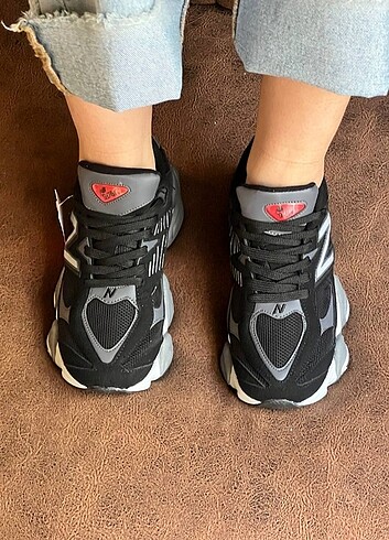 NEW BALANCE 9060 BAYAN KUTULU İTHAL 