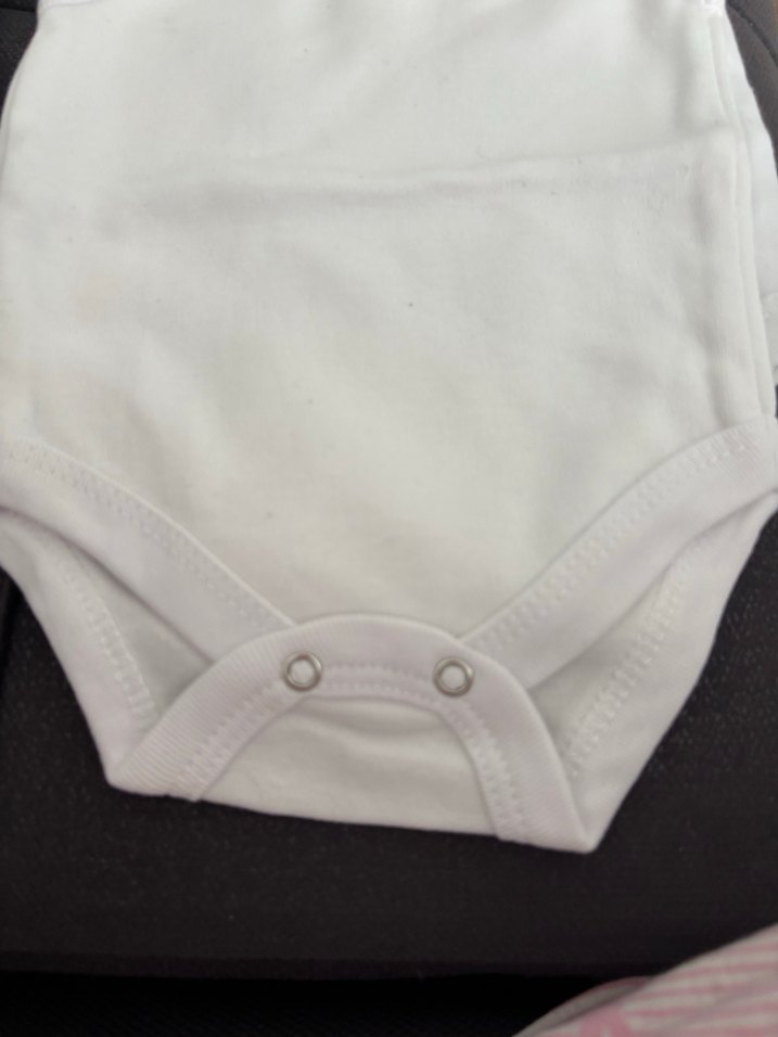 4 adet Bebek Beyaz Kolsuz Pamuklu Body - Görsel 3