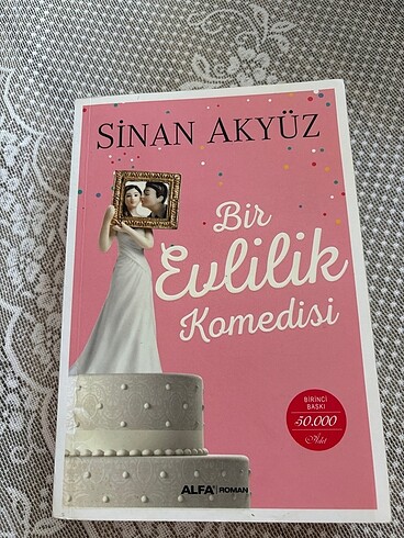 Sinan Akyüz bir evlilik komedisi
