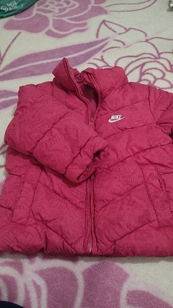 Nike Pembe şişme mont