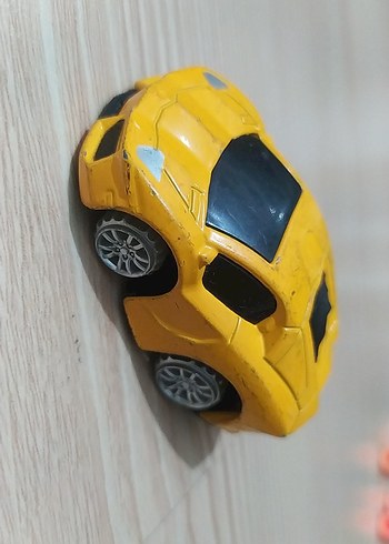 Sarı Renkli Oyuncak Araba - Görsel 3