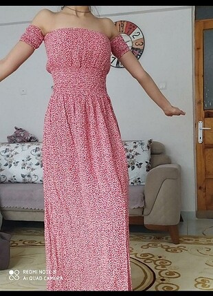 Tozlu Nar çiçeği Renginde çiçekli elbise giymek nasip olmadı hiç kulla