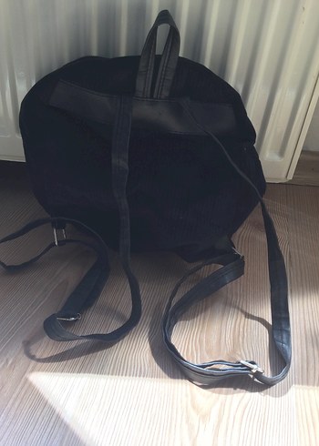 Kadın Siyah Fermuarlı Sırt Çantası - Görsel 3